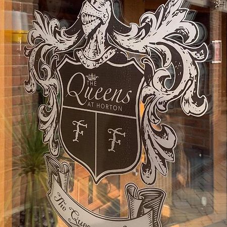 The Queens At Horton Телфорд Экстерьер фото
